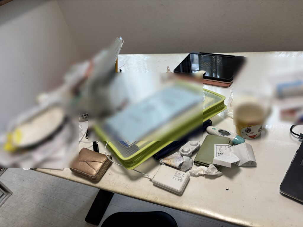 物置化していたダイニングテーブル(Before)